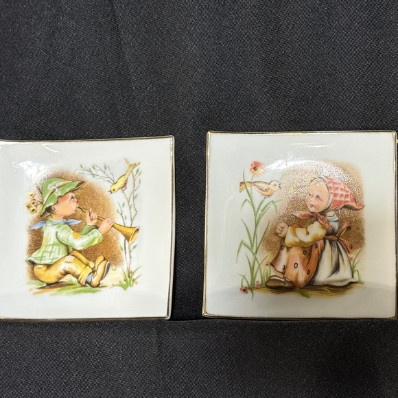 Hummel Style Children Square Hanging Wall Decor Dishes Gold Trim 3 3/4” Japan - Picture 6 of 6